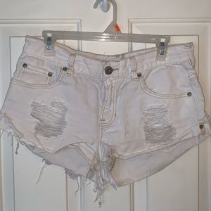 White Slouchy Short size 9